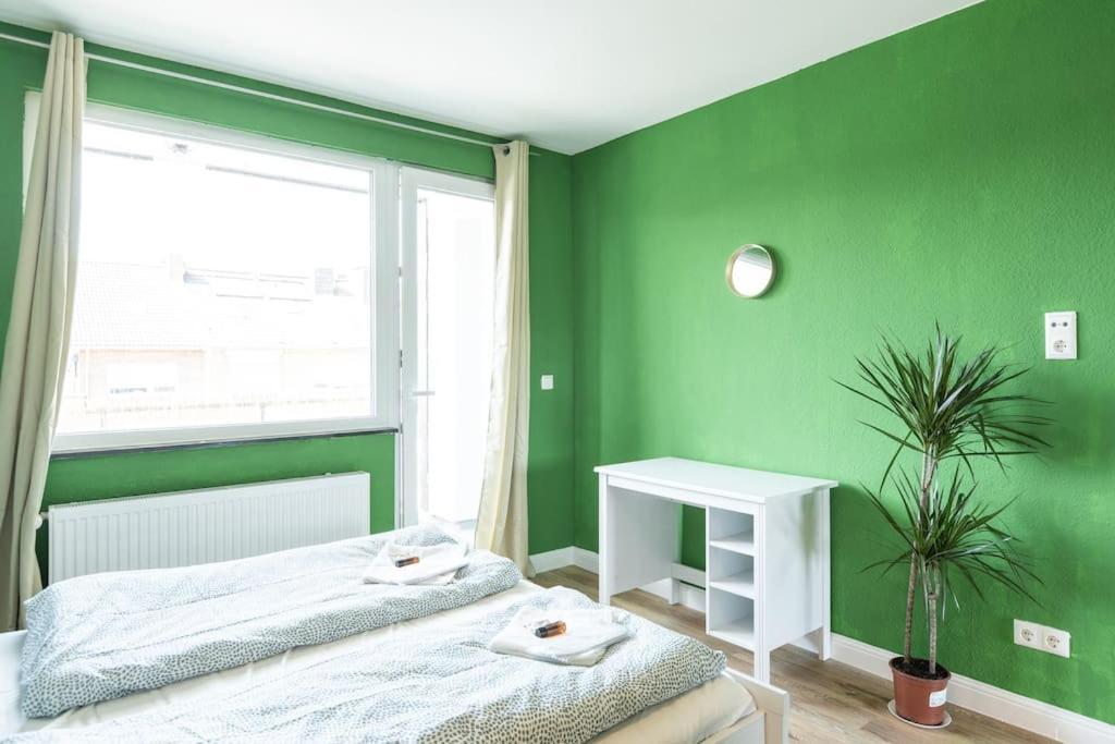 Nature Inspiration Apartment With Balcony & Grill Bbq In Duisburg Mitte Central Station 10 Mins & Big Tv With Photo Lights Kültér fotó