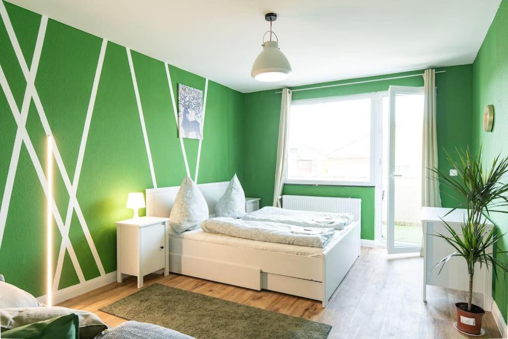 Nature Inspiration Apartment With Balcony & Grill Bbq In Duisburg Mitte Central Station 10 Mins & Big Tv With Photo Lights Kültér fotó